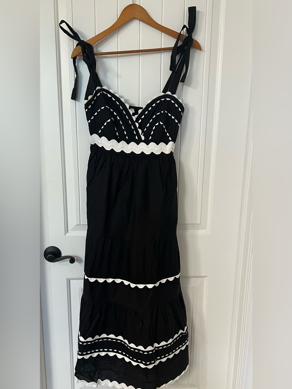 Black & White Scalloped Trim Maxi Dress with Tie Straps